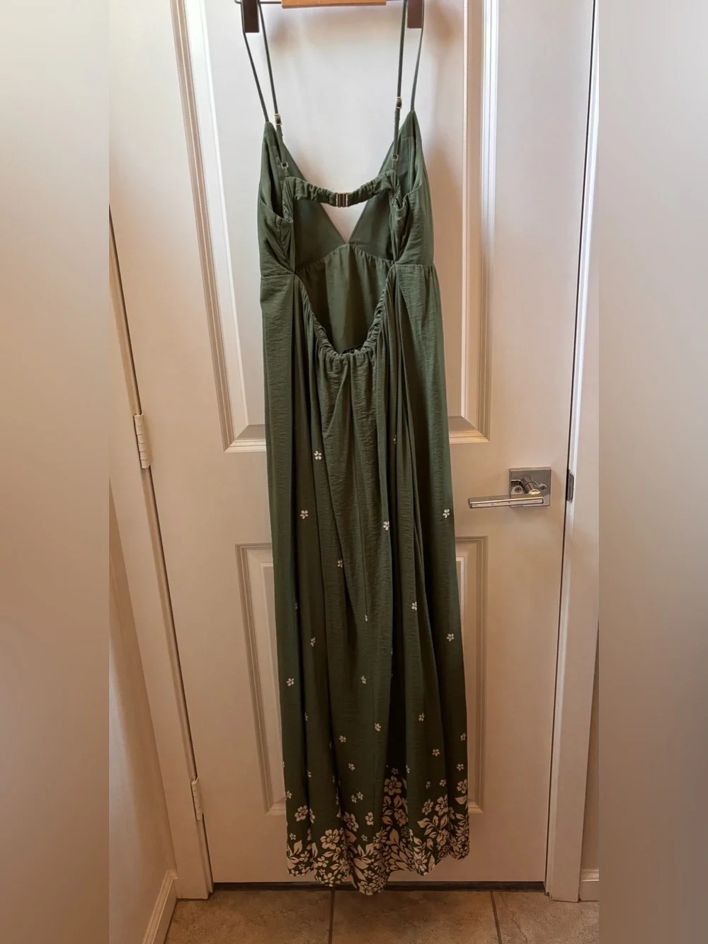 Abercrombie & Fitch Women's Bra-Free Clasp-Back Flowy Maxi Dress with Pockets